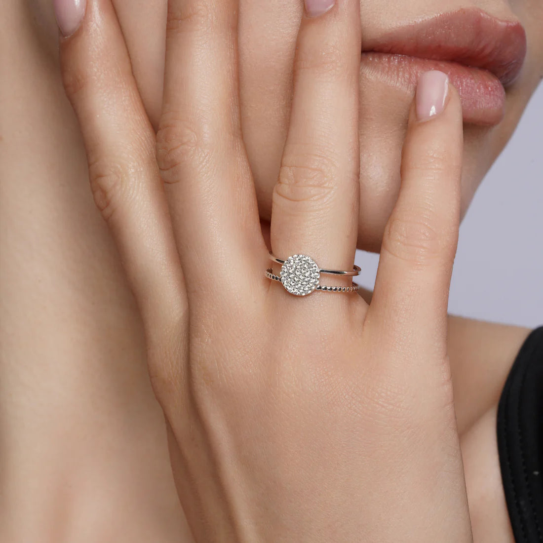 Rhodium 925 Silver Moissanite Round Cluster Top Split Band Ring